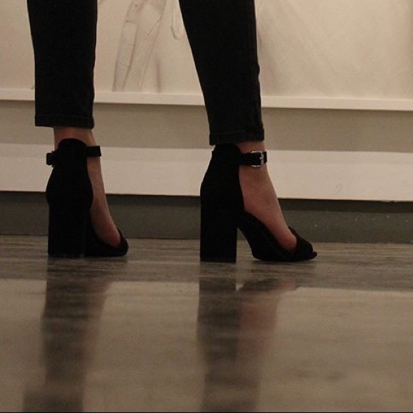 Black Heels - Picture 2 of 2